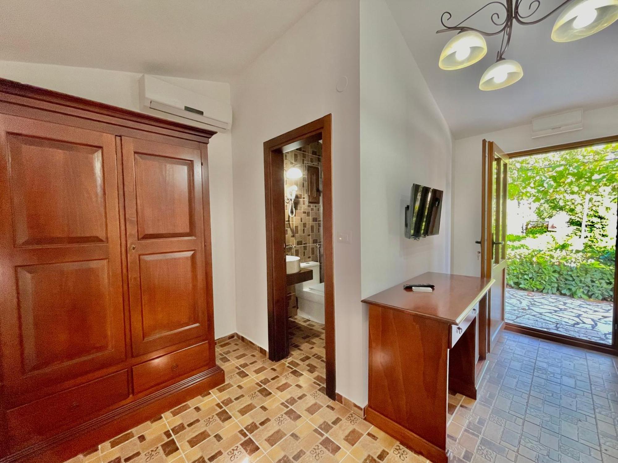Hotel Opera Jaz Budva Buitenkant foto