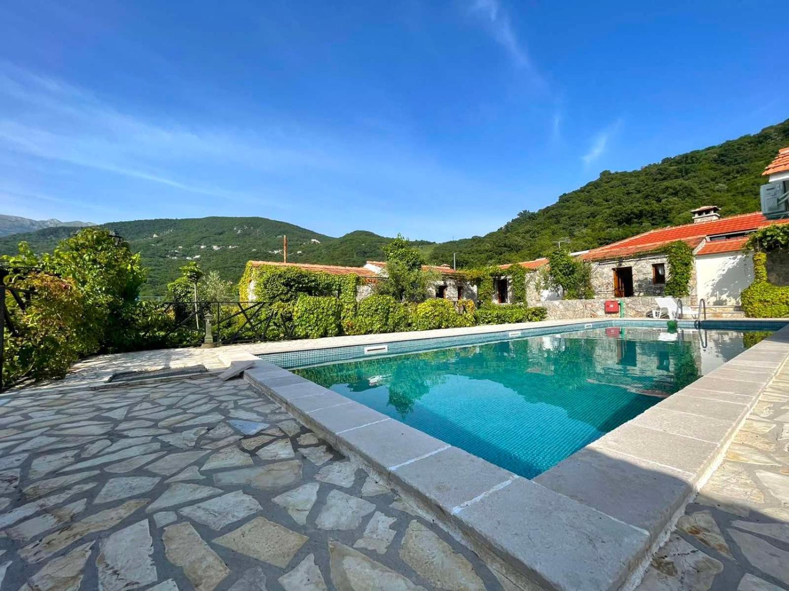 Hotel Opera Jaz Budva Buitenkant foto