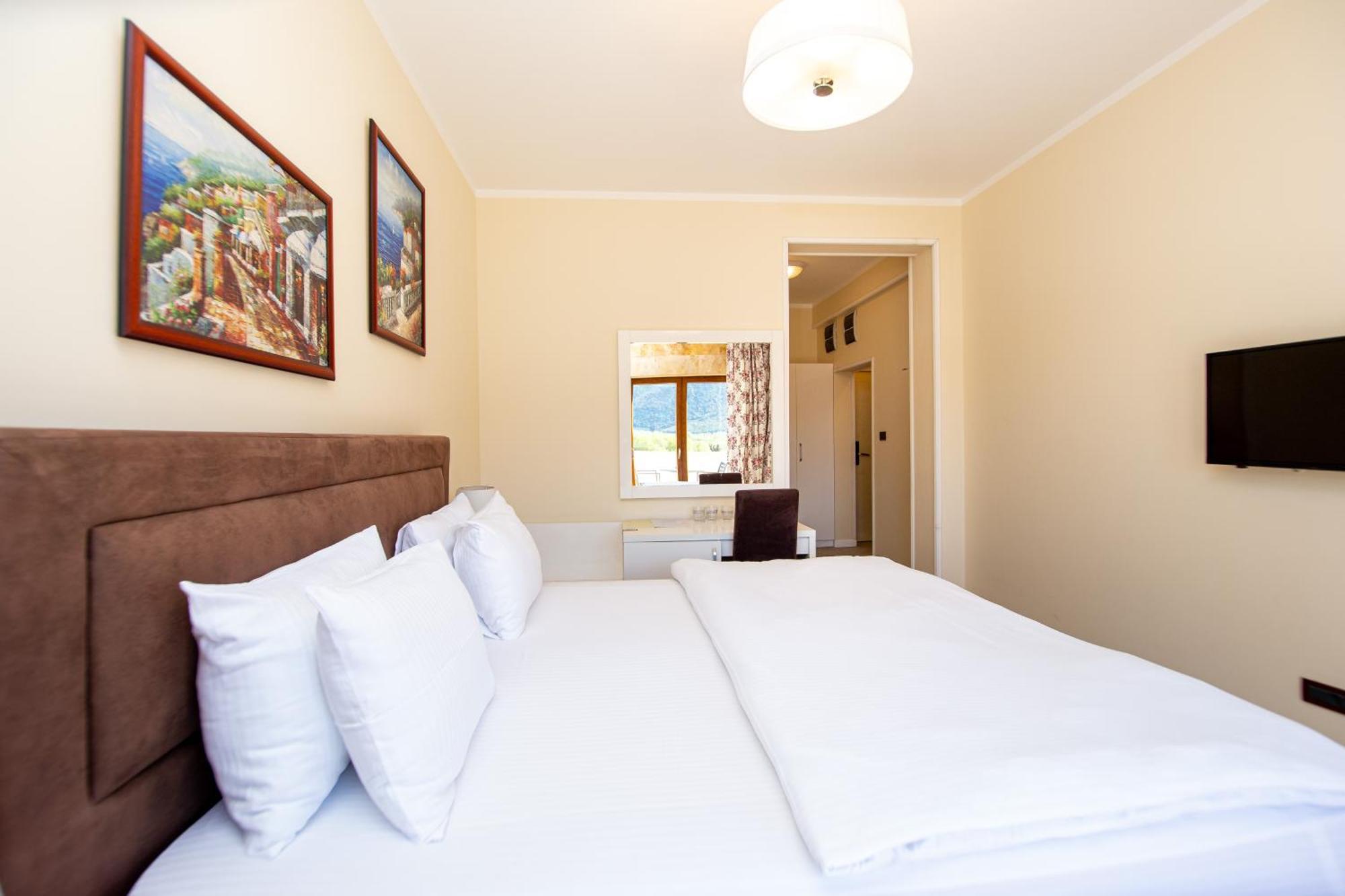 Hotel Opera Jaz Budva Buitenkant foto